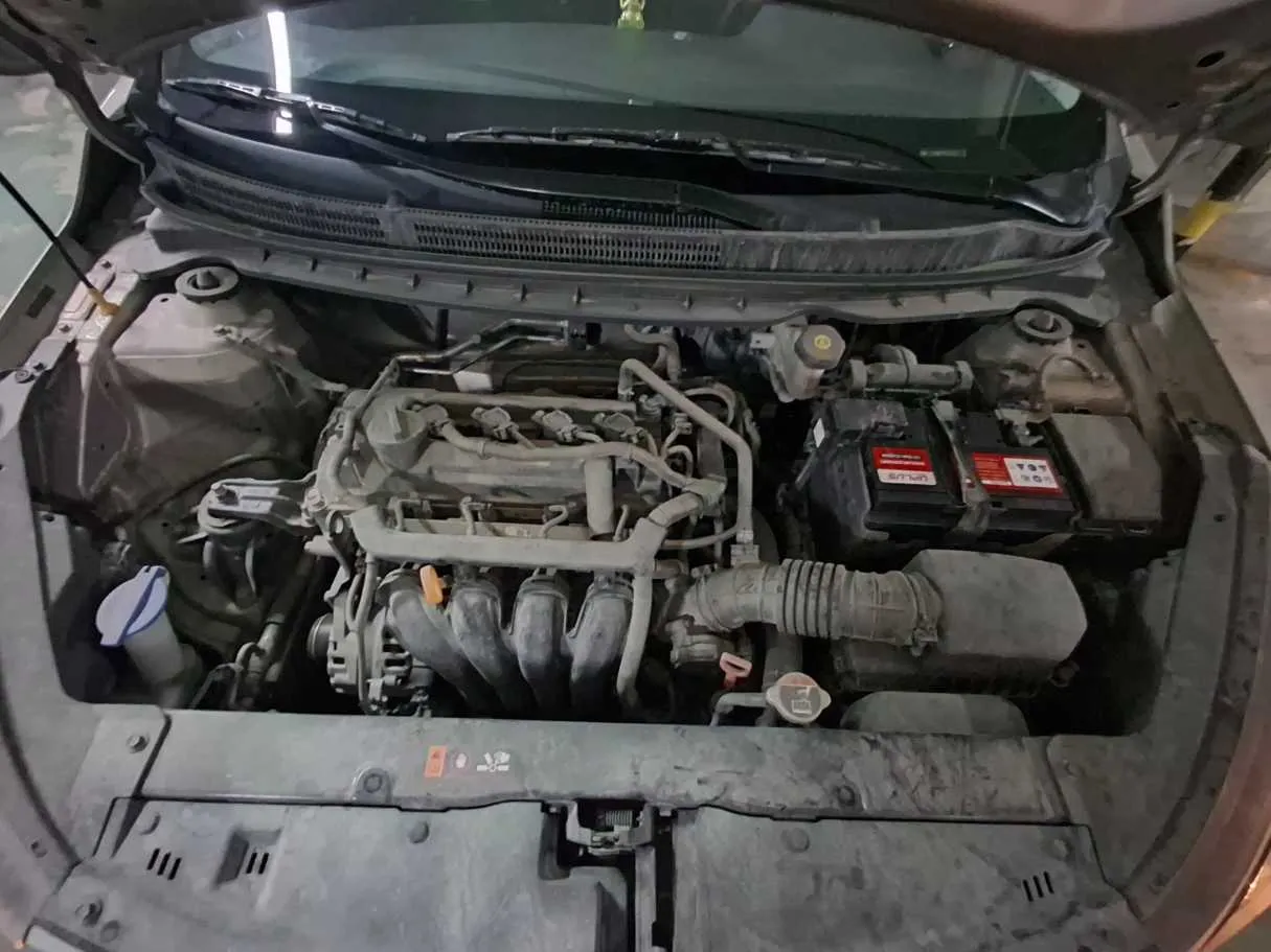 Car image 19