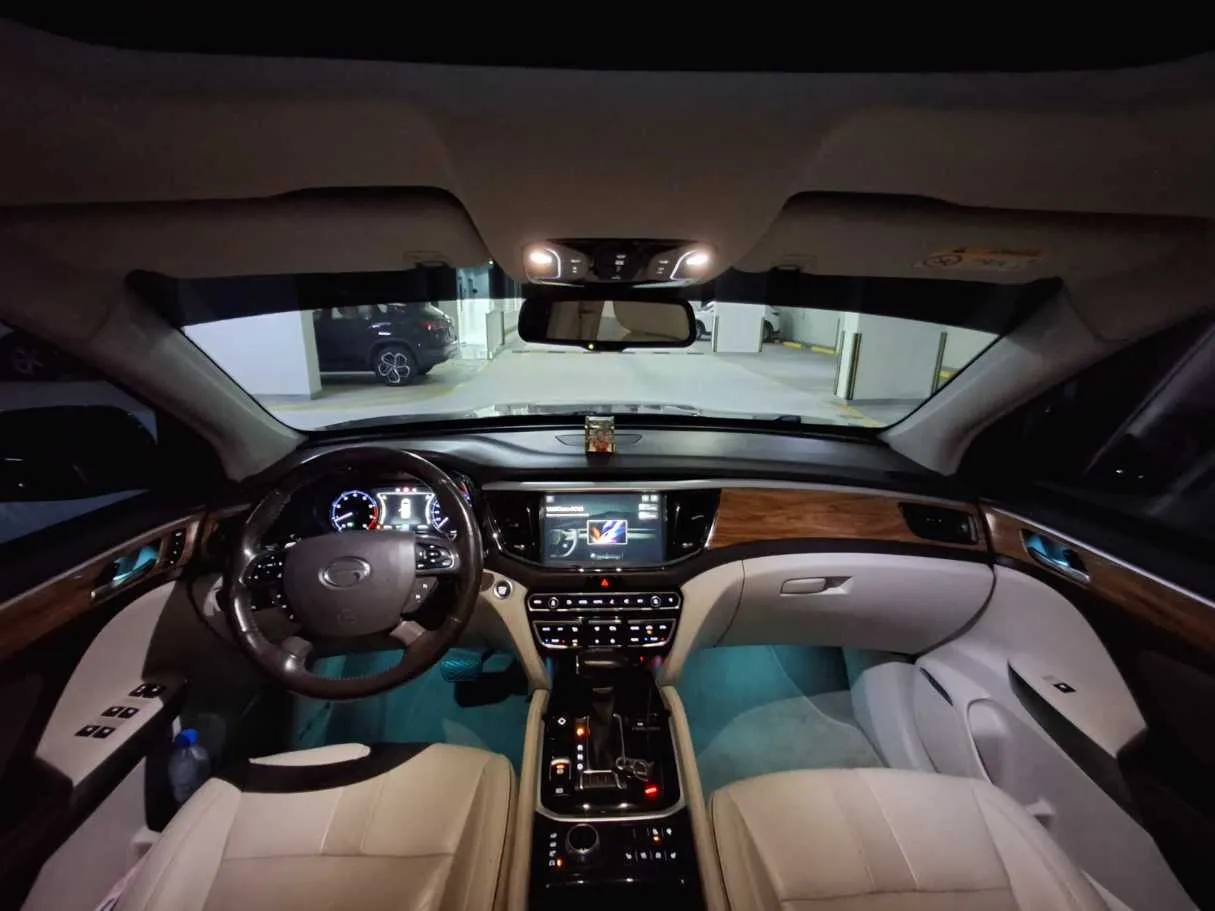 Car image 17