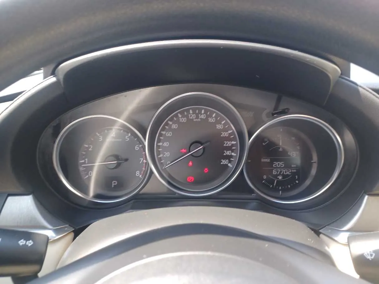 Car image 19