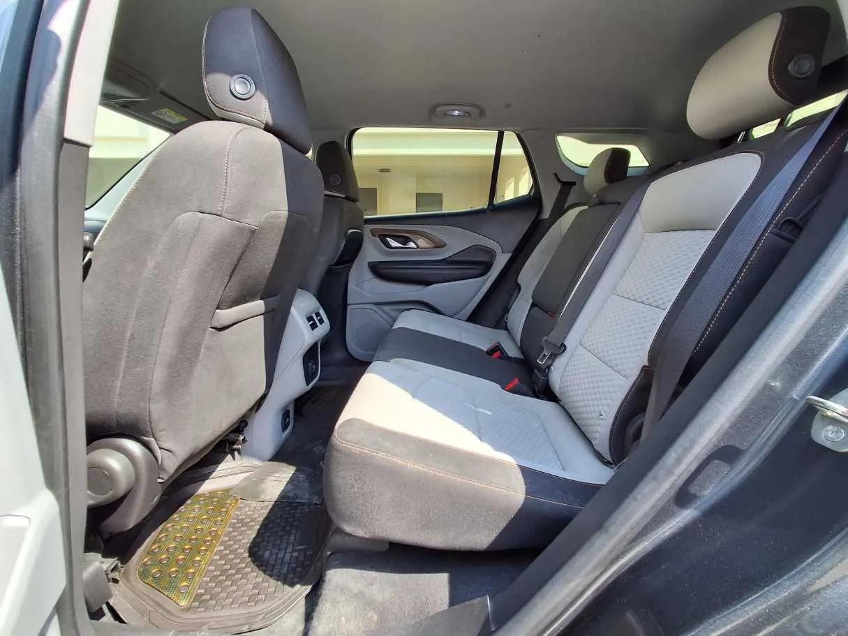 Car image 13