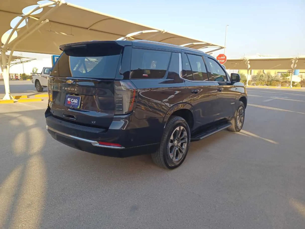 Car image 5