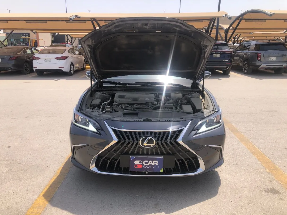 Car image 25