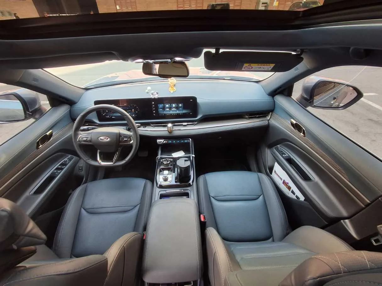 Car image 15