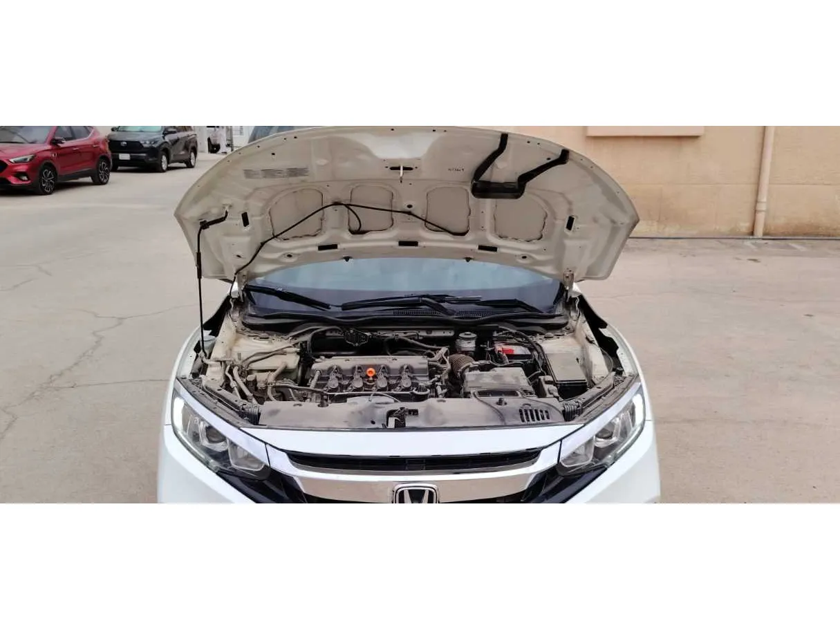 Car image 30