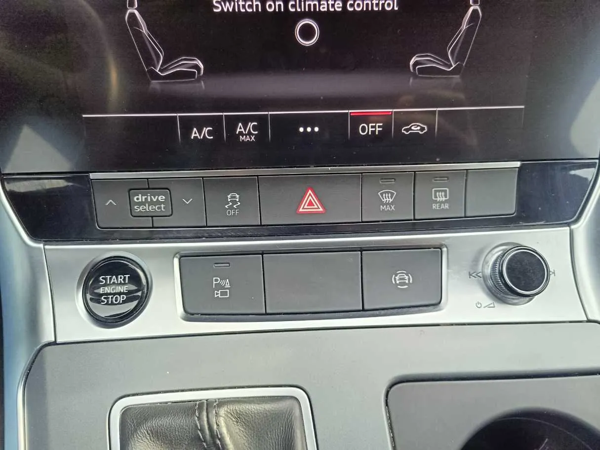 Car image 23