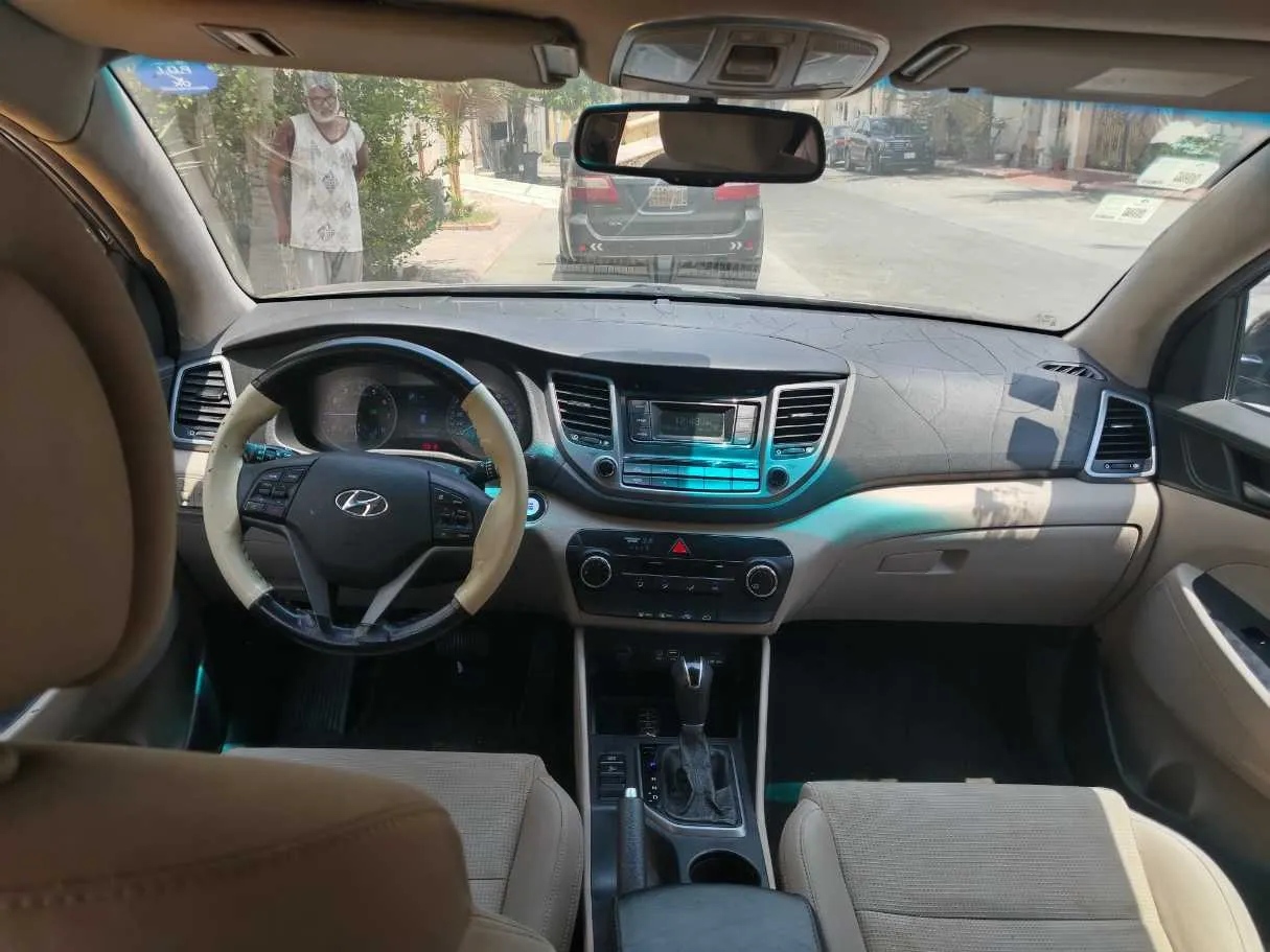 Car image 21
