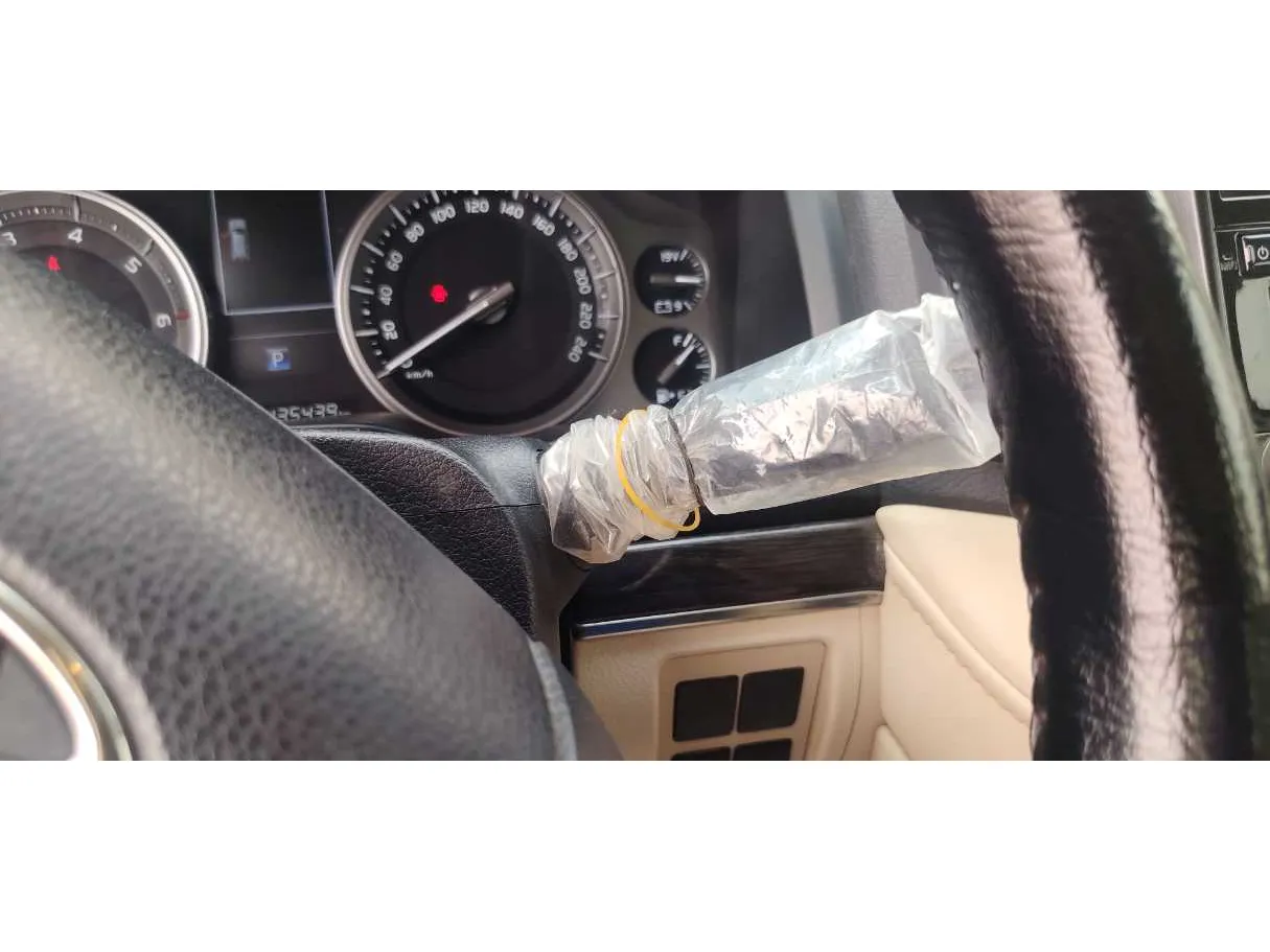 Car image 25