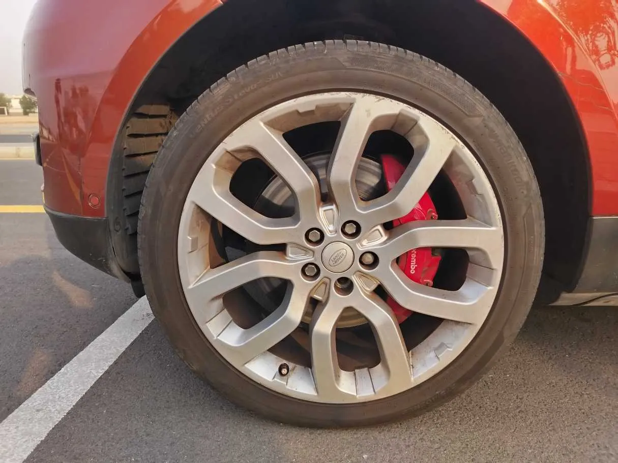 Car image 10