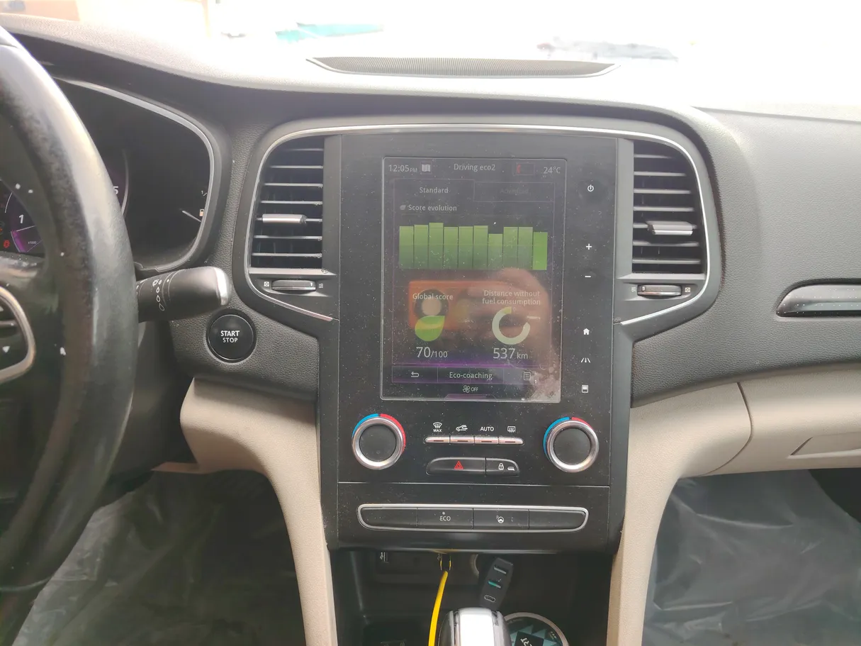 Car image 15