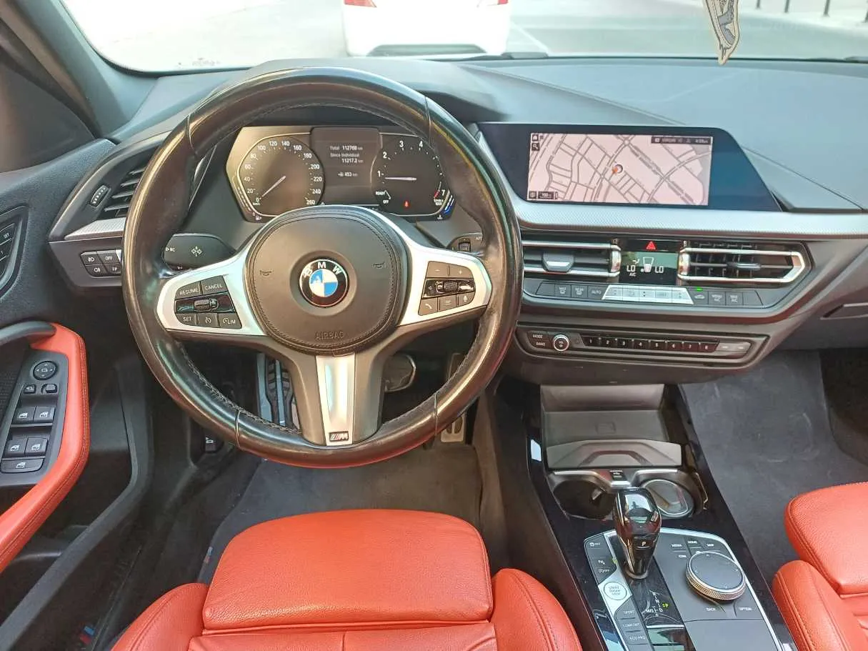 Car image 16