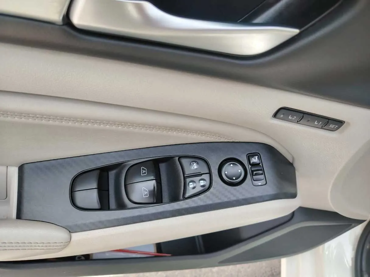 Car image 39