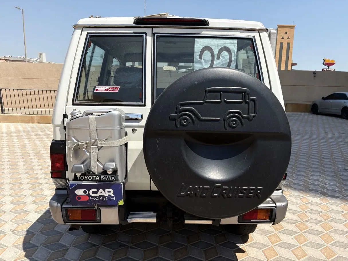 Car image 6