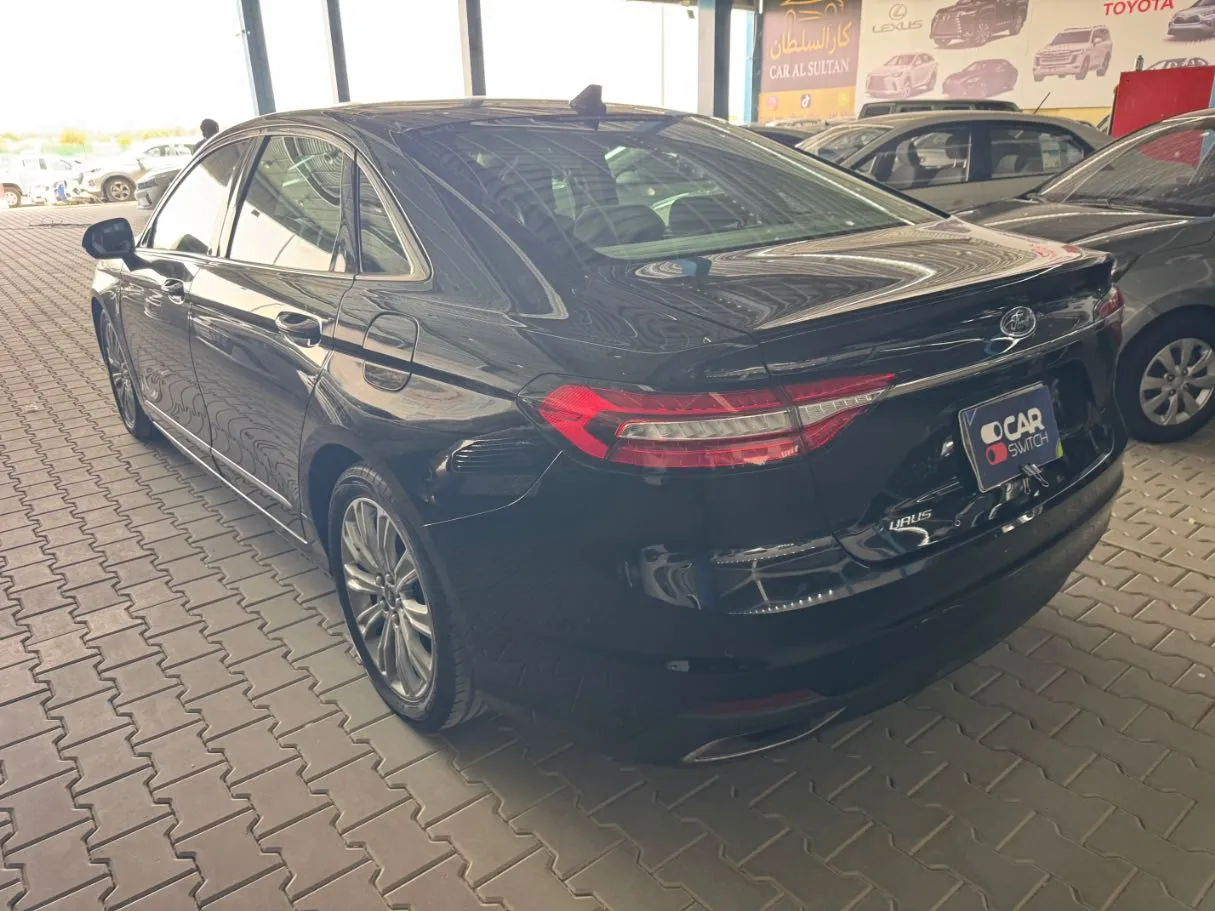 Car image 7