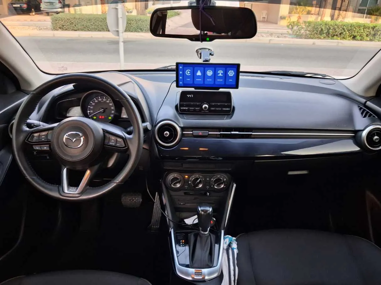 Car image 15