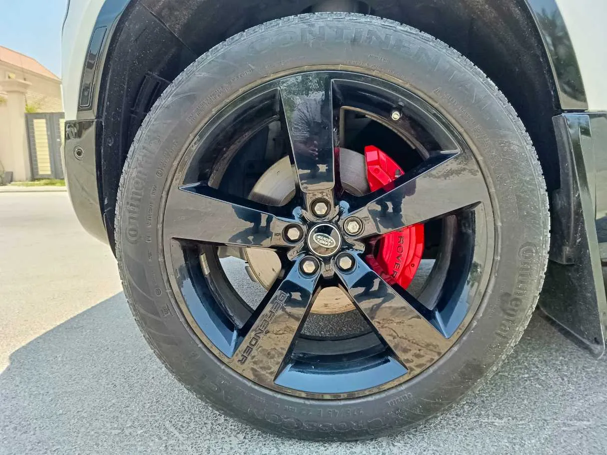 Car image 10