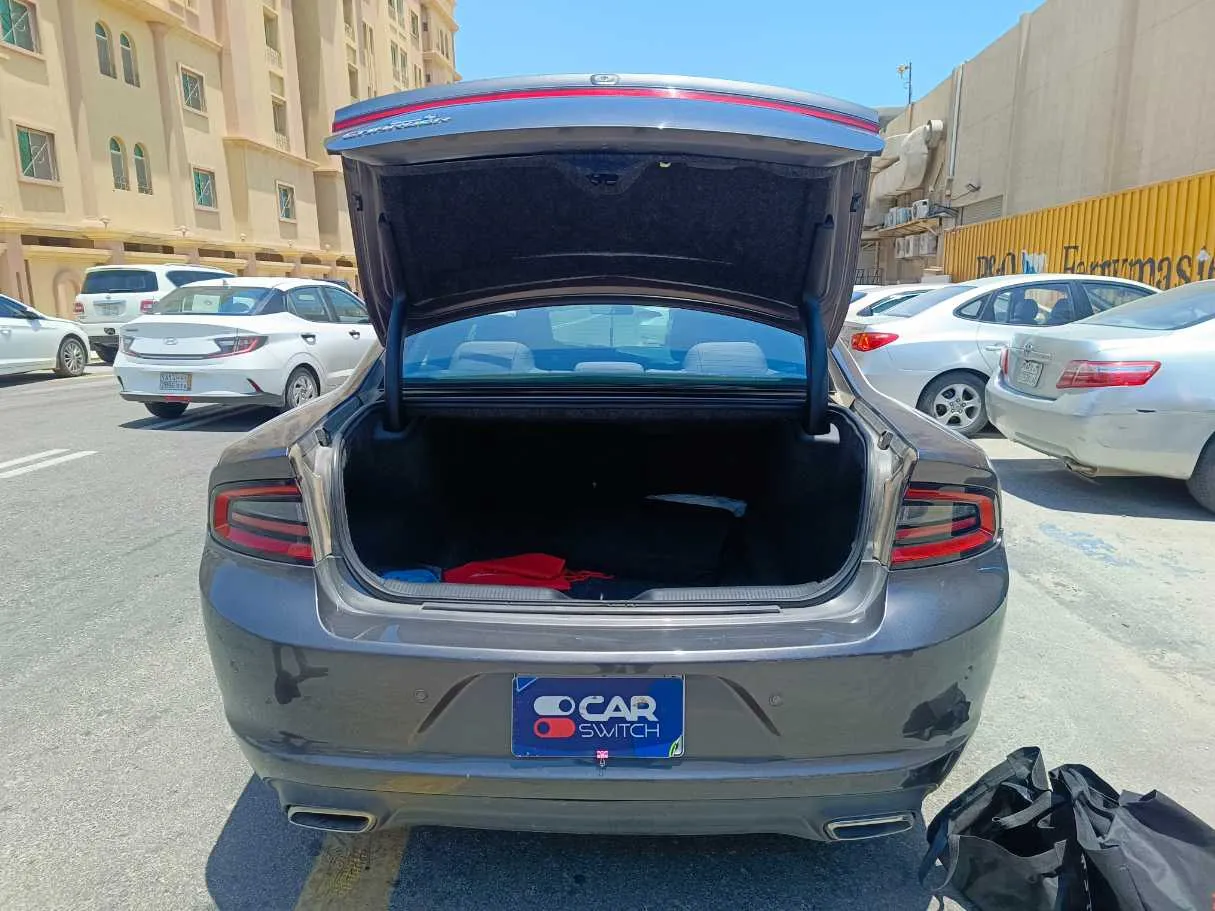 Car image 27