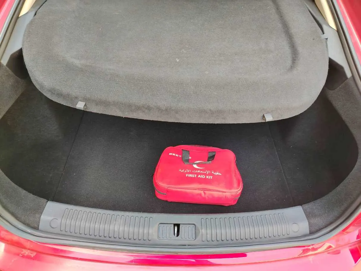 Car image 30