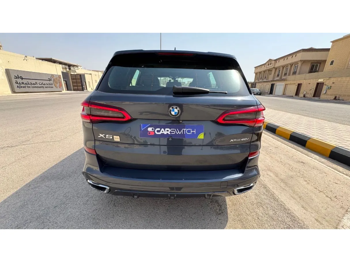 Car image 6