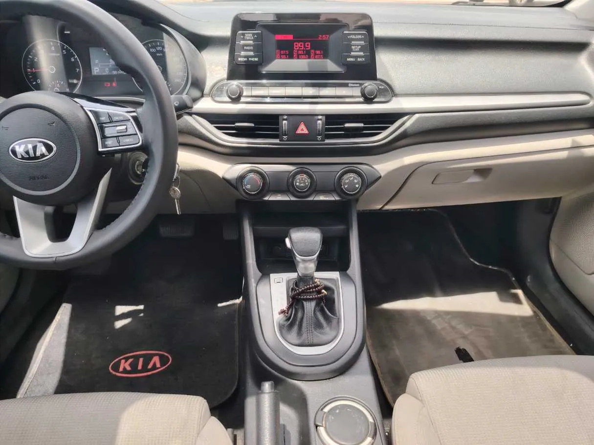 Car image 18