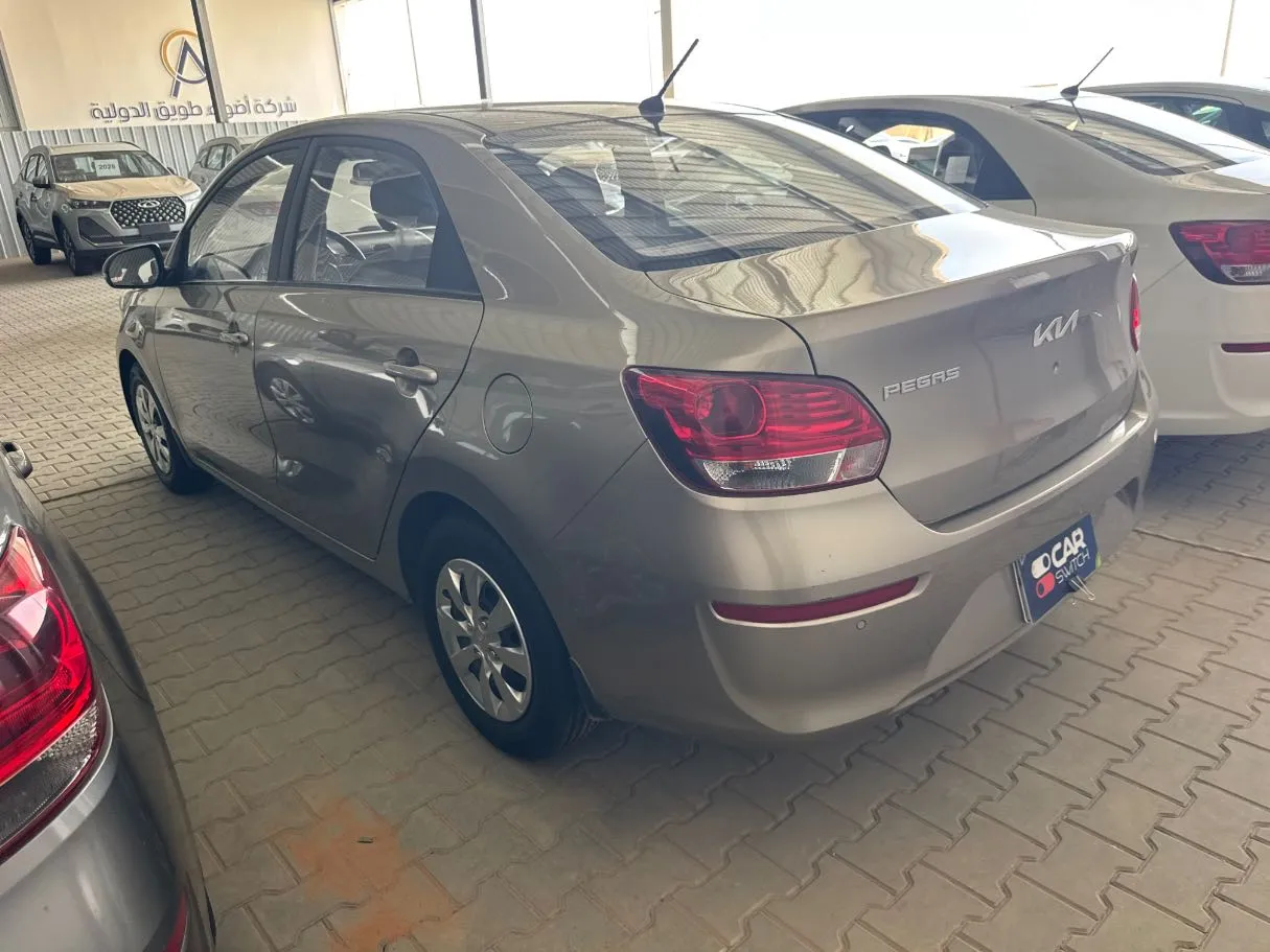 Car image 6