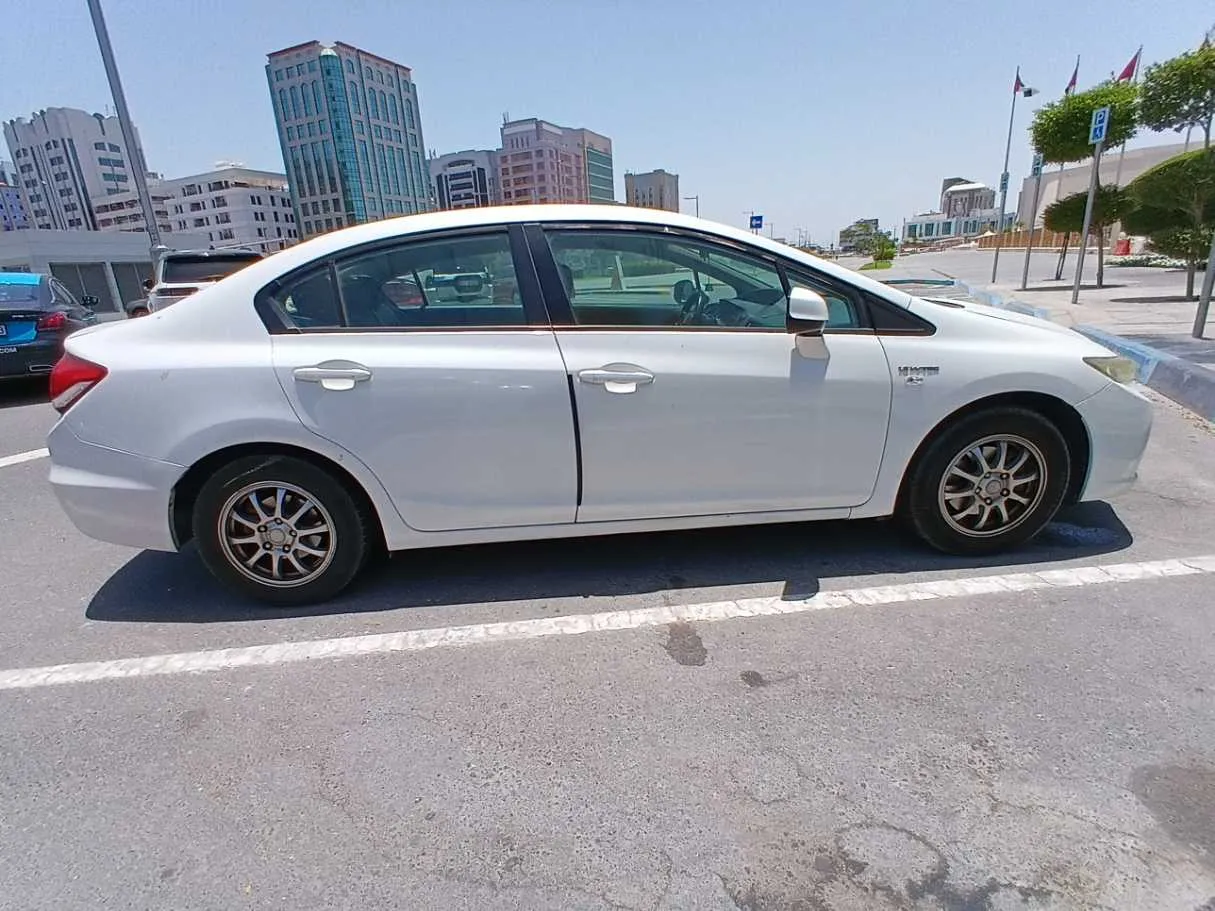 Car image 8