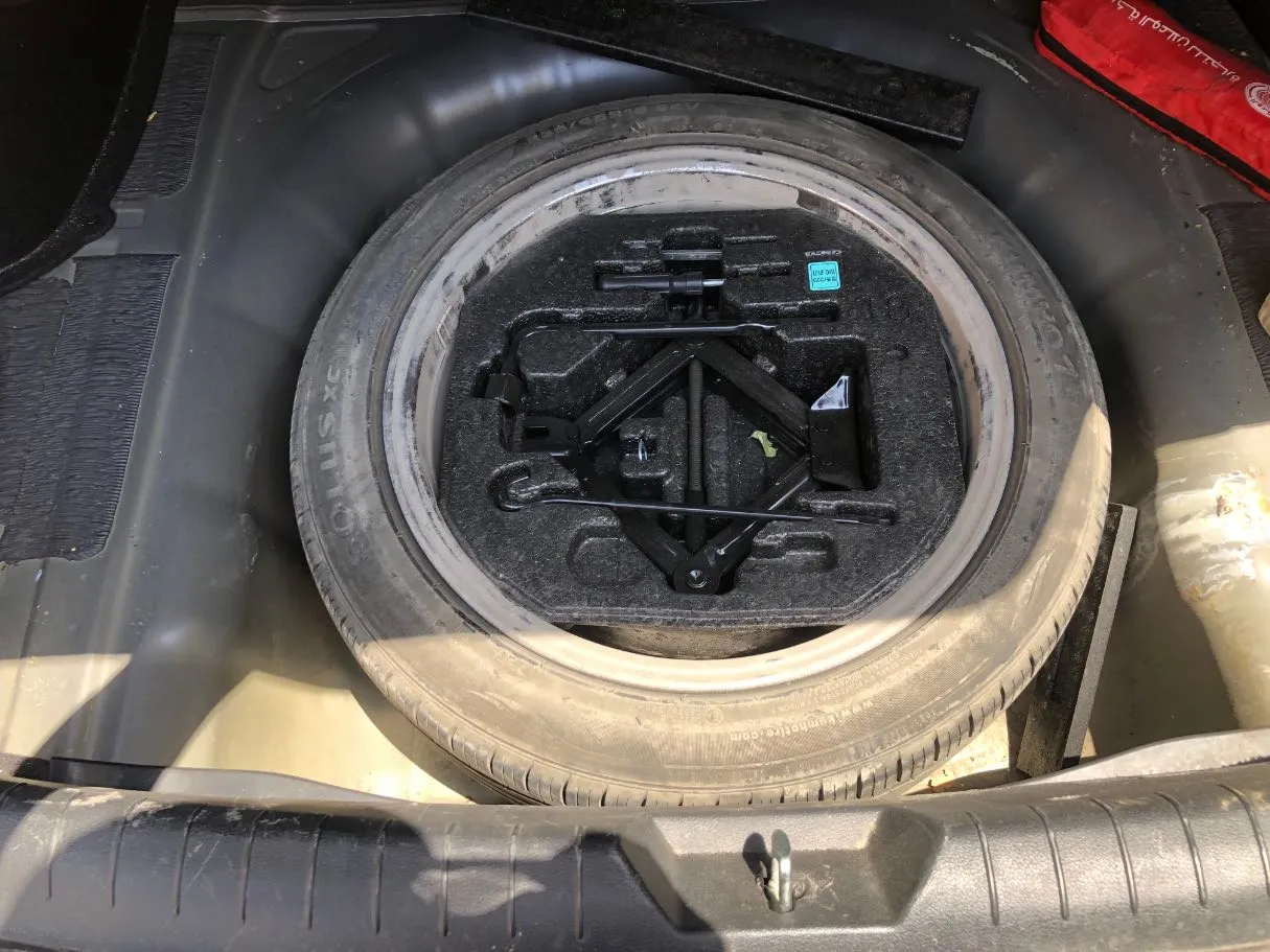 Car image 23