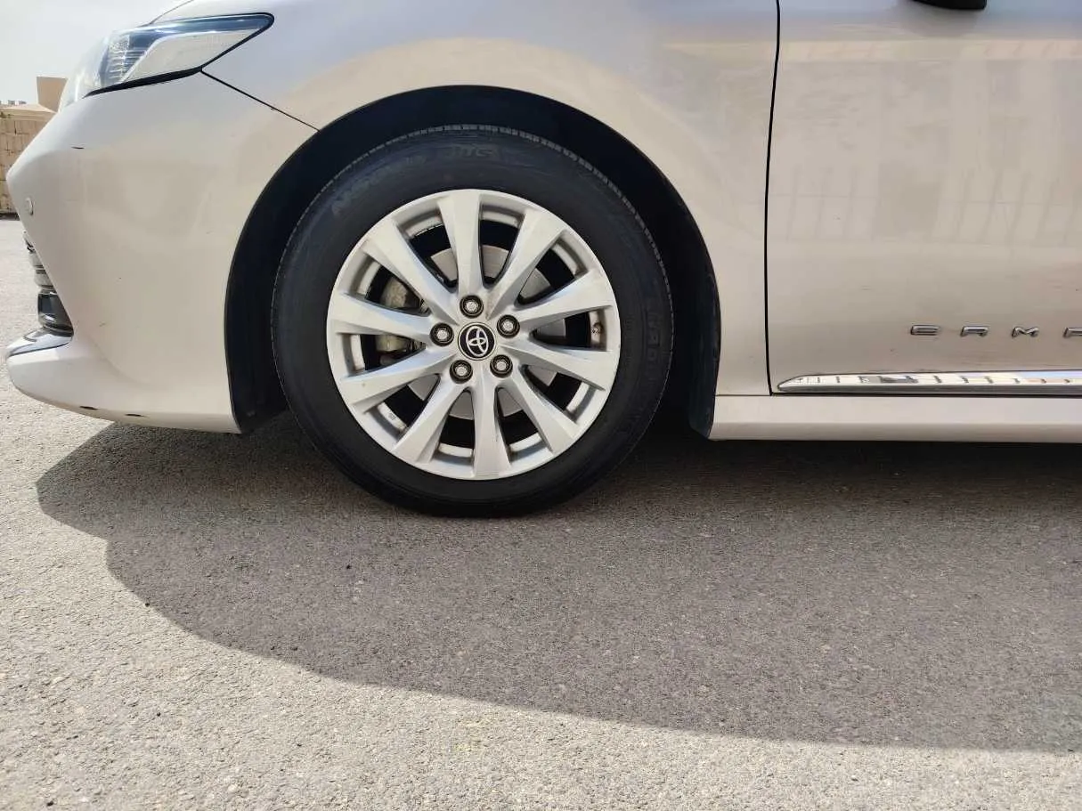 Car image 10
