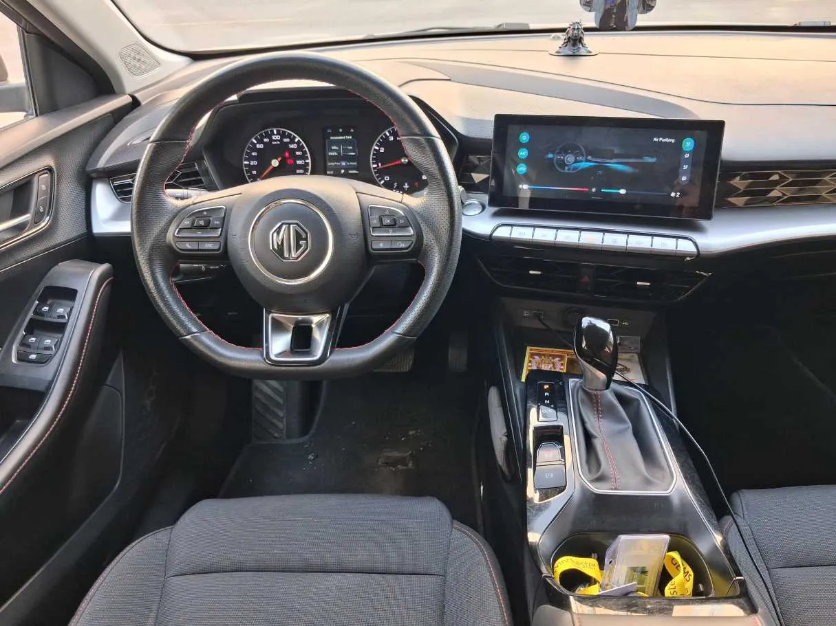 Car image 15