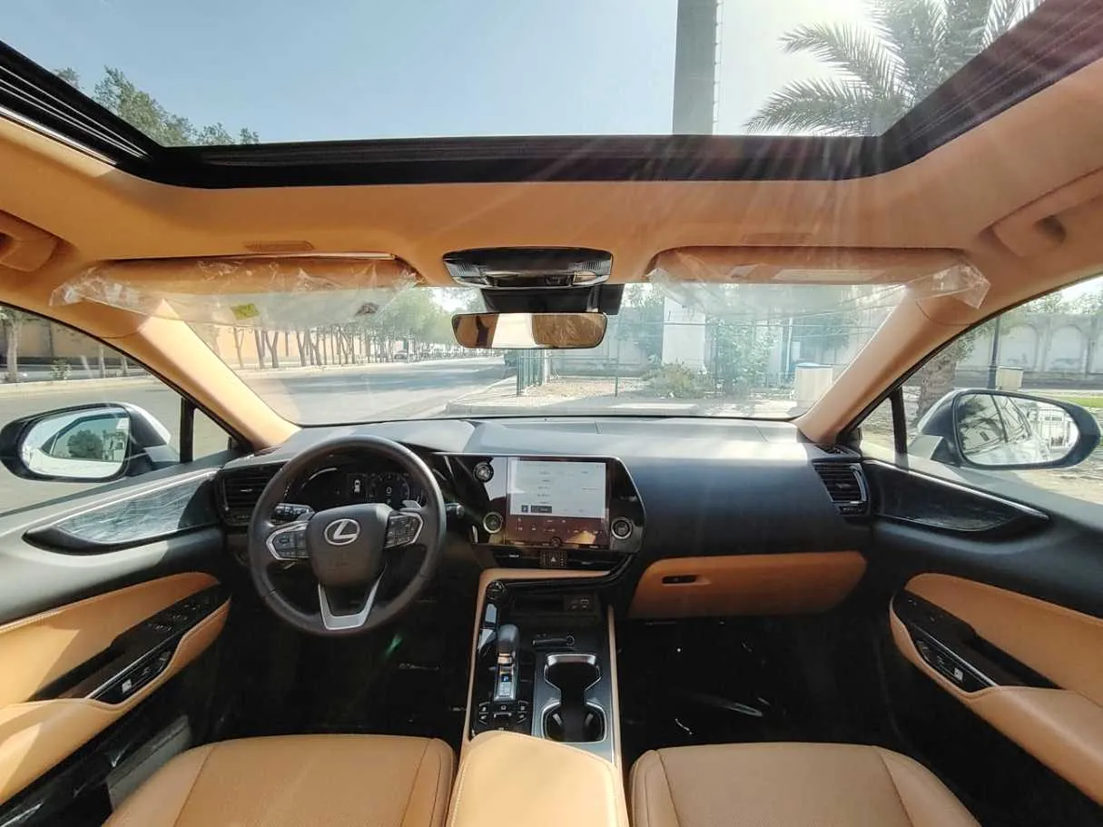Car image 17