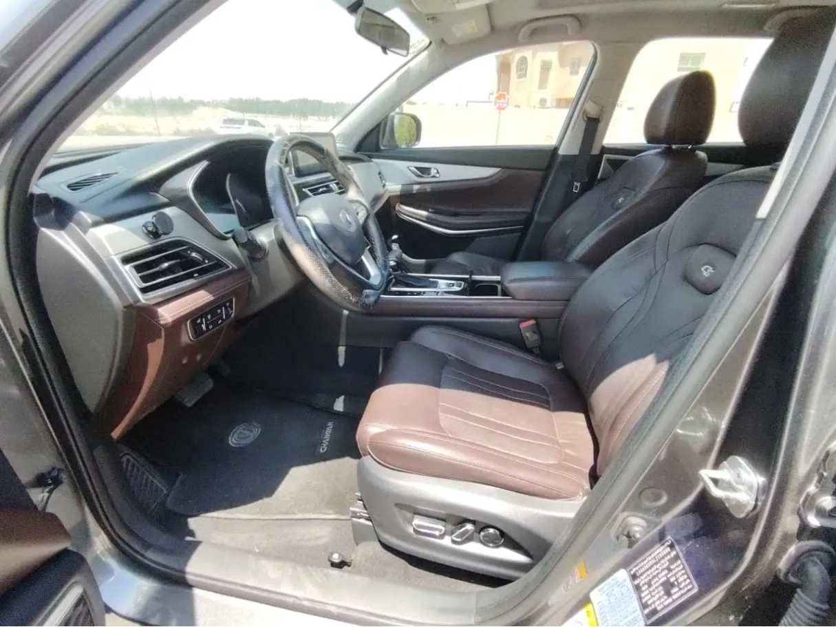 Car image 11
