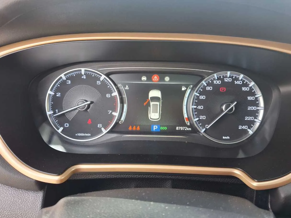 Car image 18