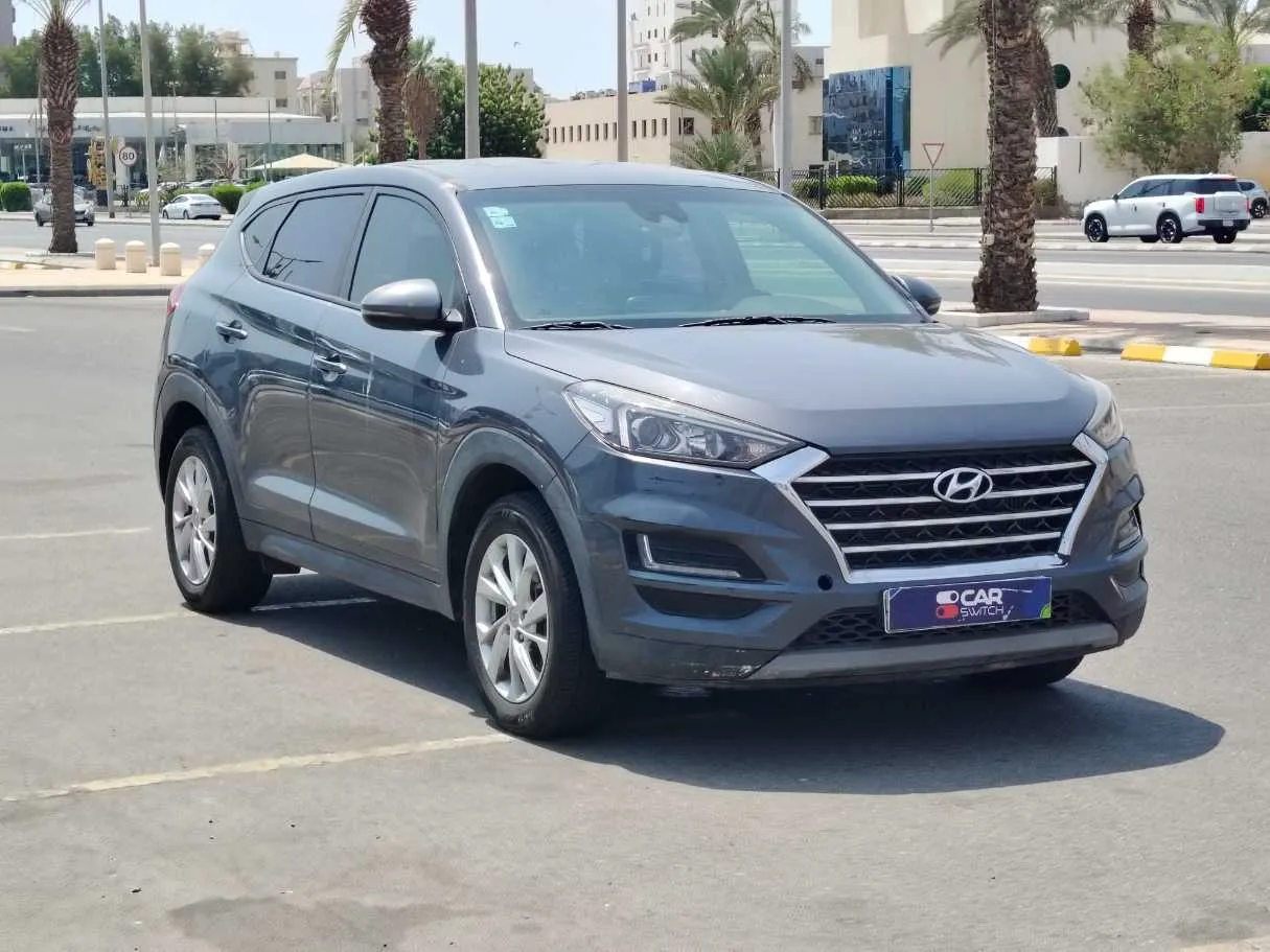 Car image 3