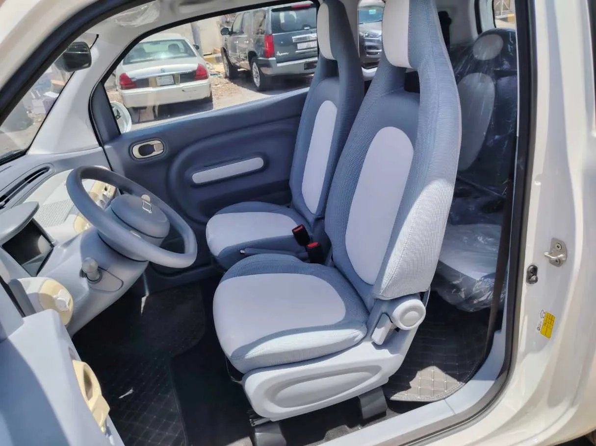 Car image 11