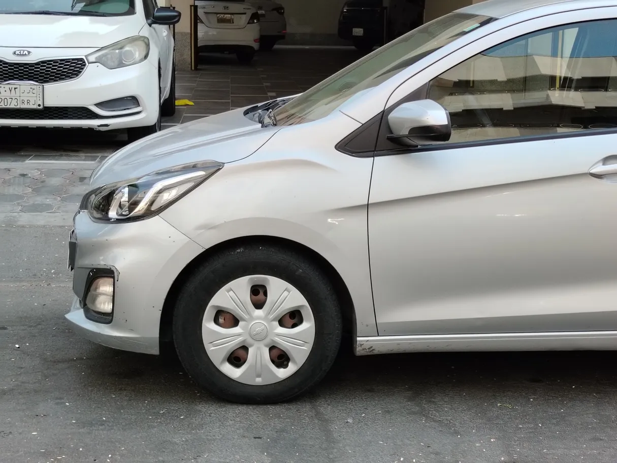 Car image 9