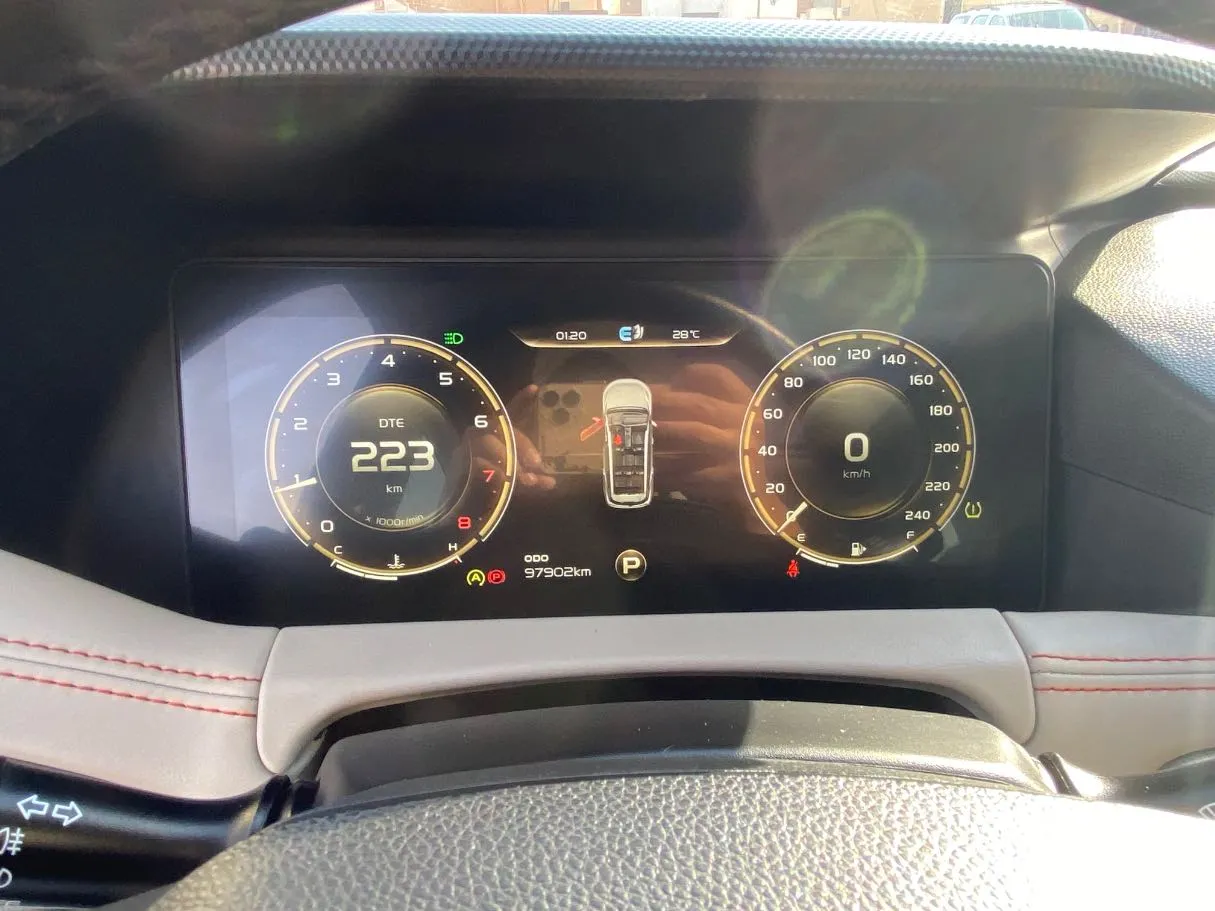 Car image 19