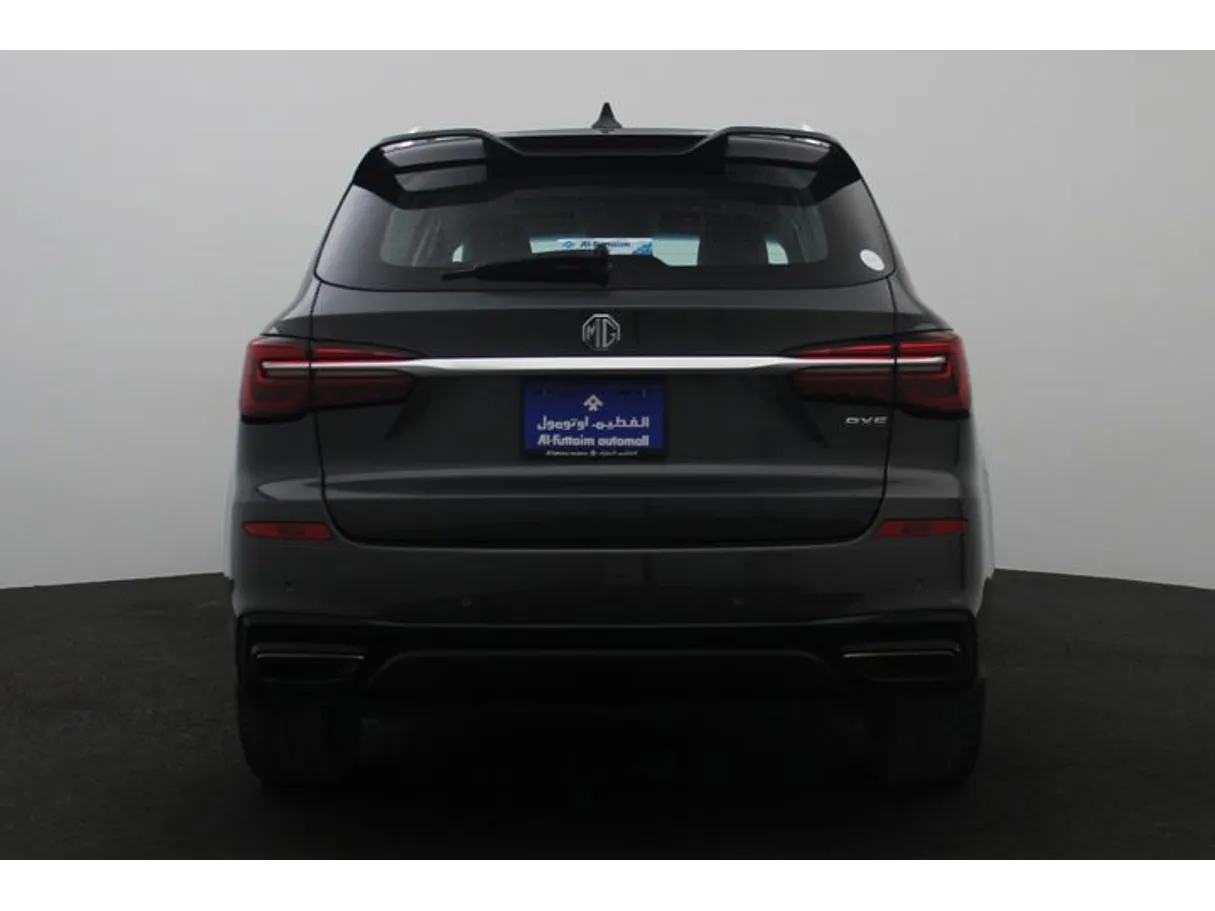 Car image 12