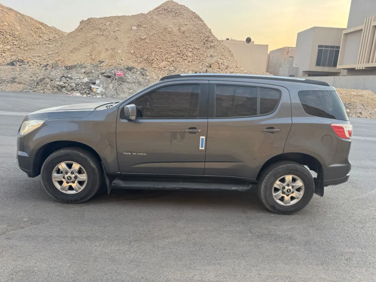 Car image 8