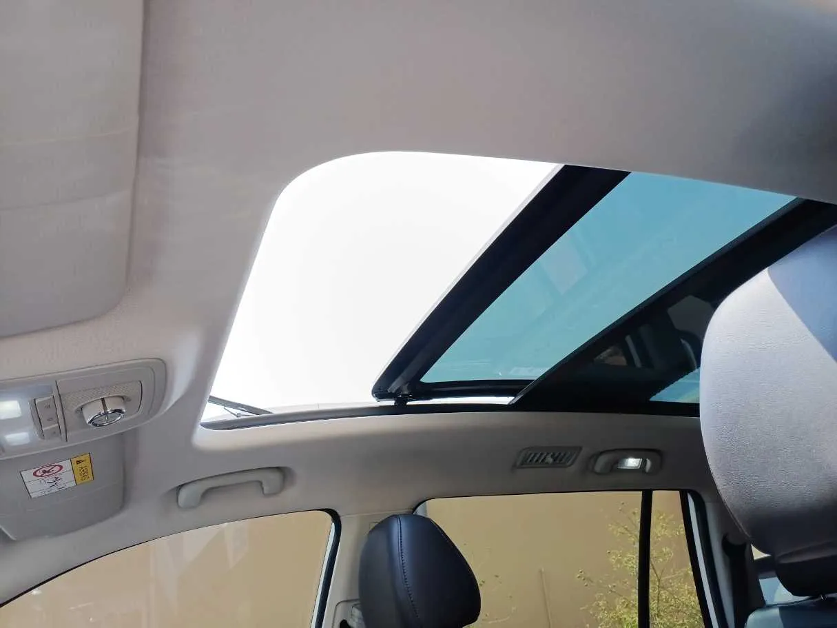 Car image 23