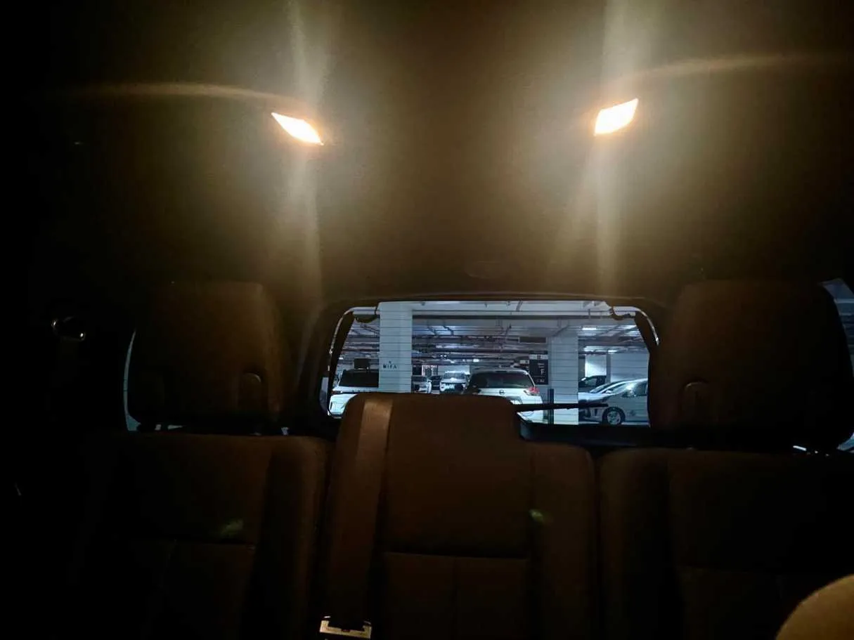 Car image 20
