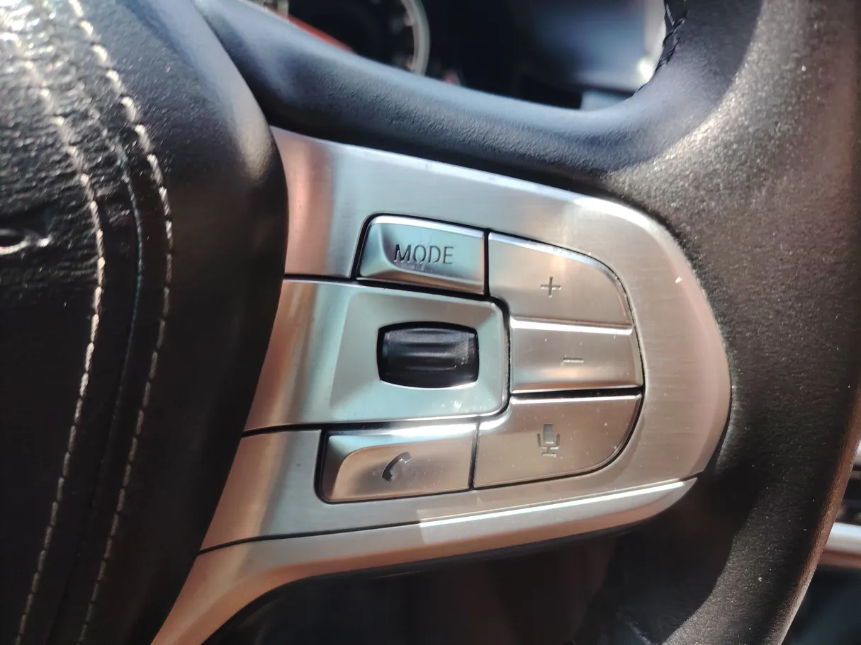 Car image 27