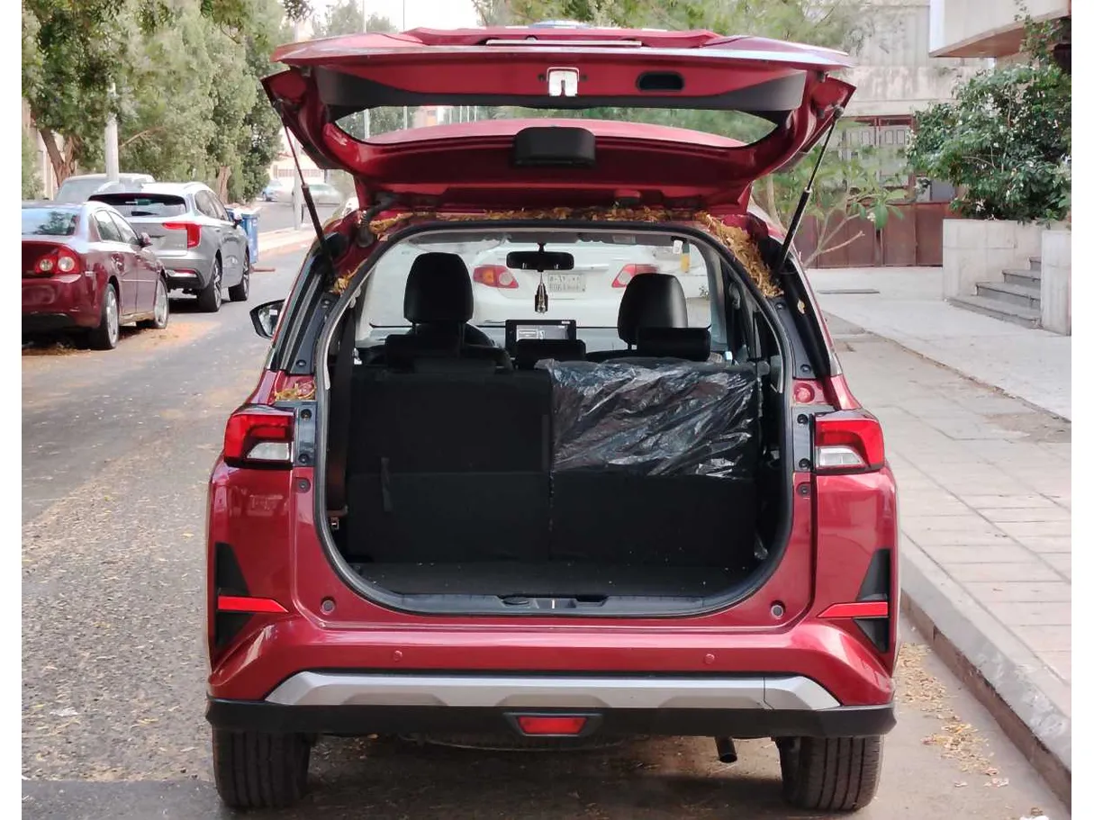 Car image 26