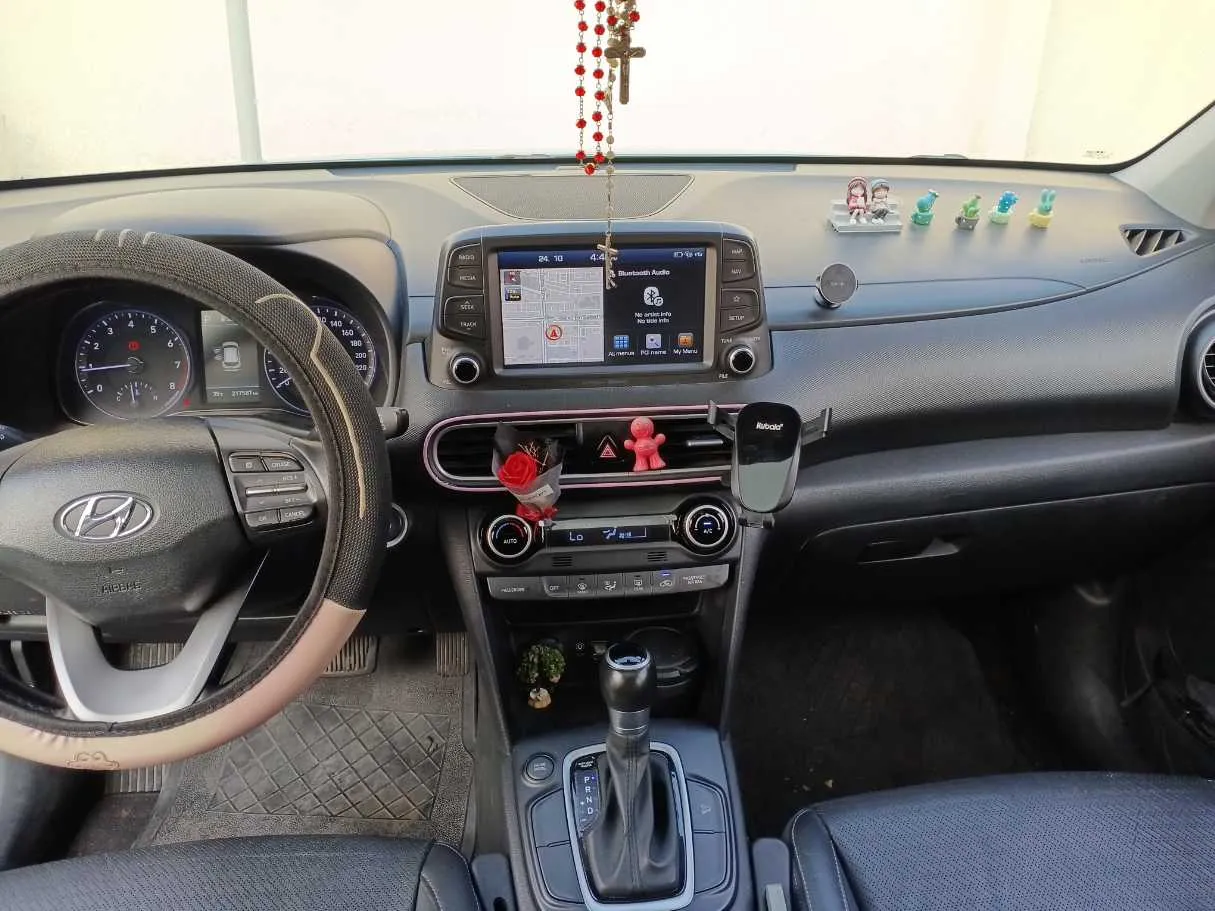 Car image 17