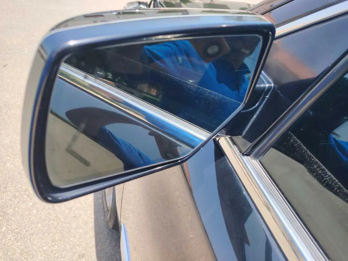 Car image 37