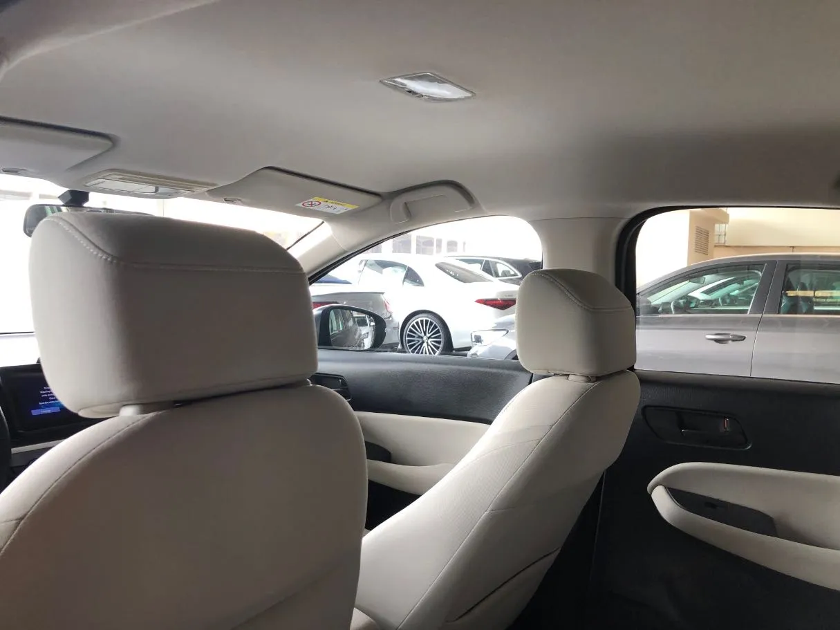 Car image 7