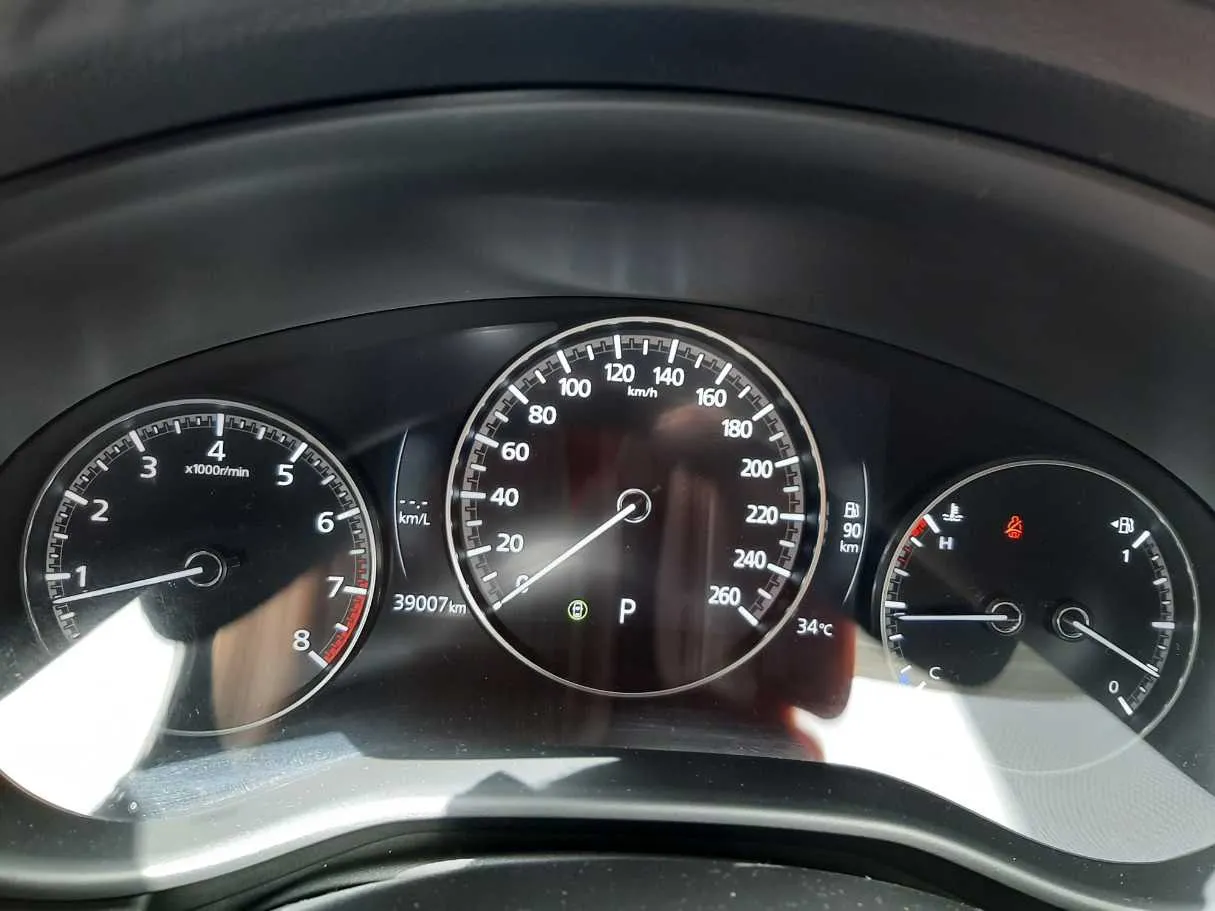 Car image 18