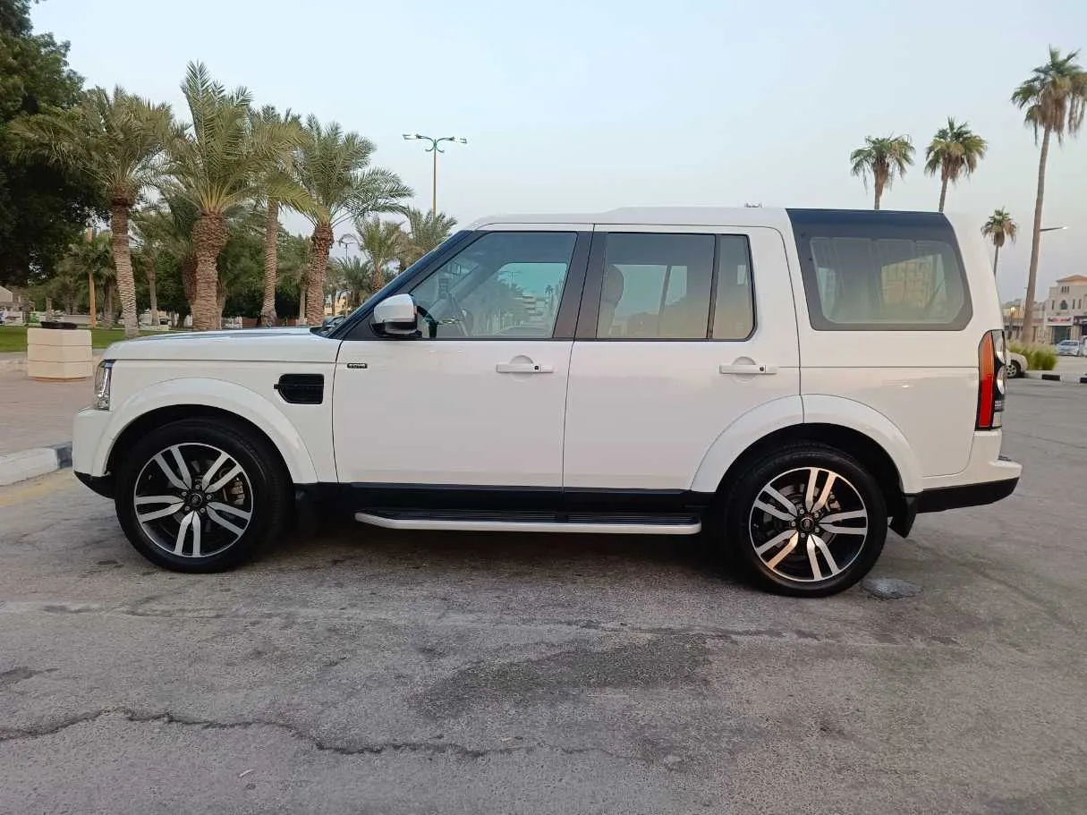 Car image 8