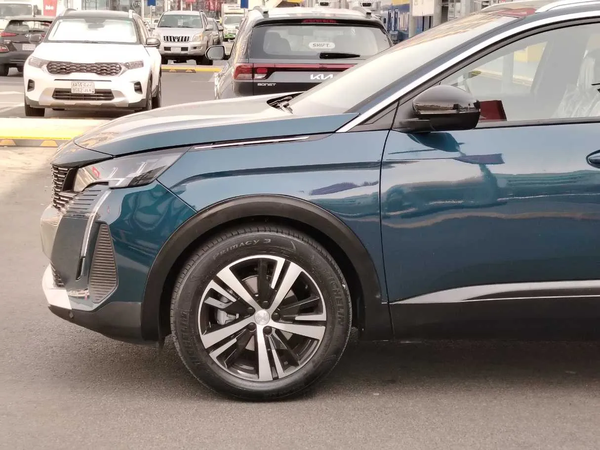 Car image 9