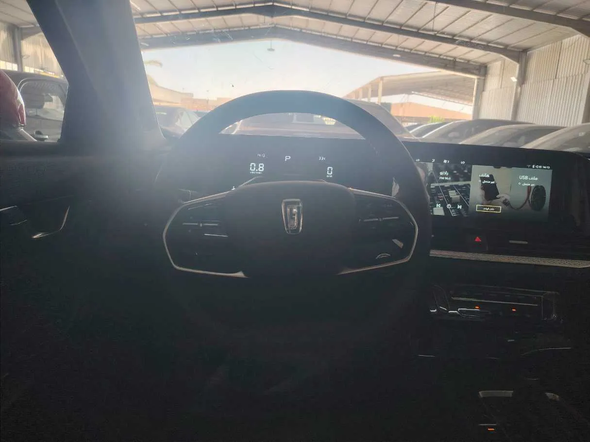 Car image 26