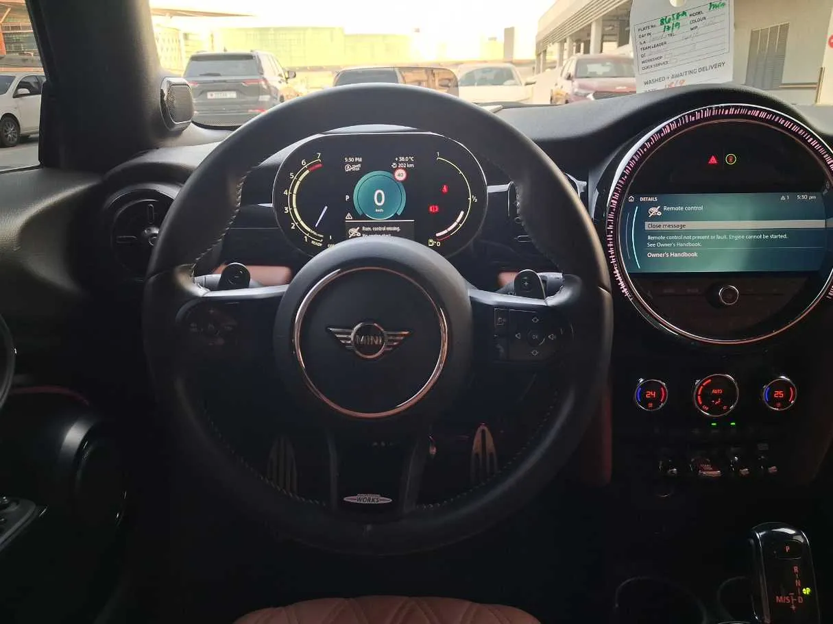 Car image 15