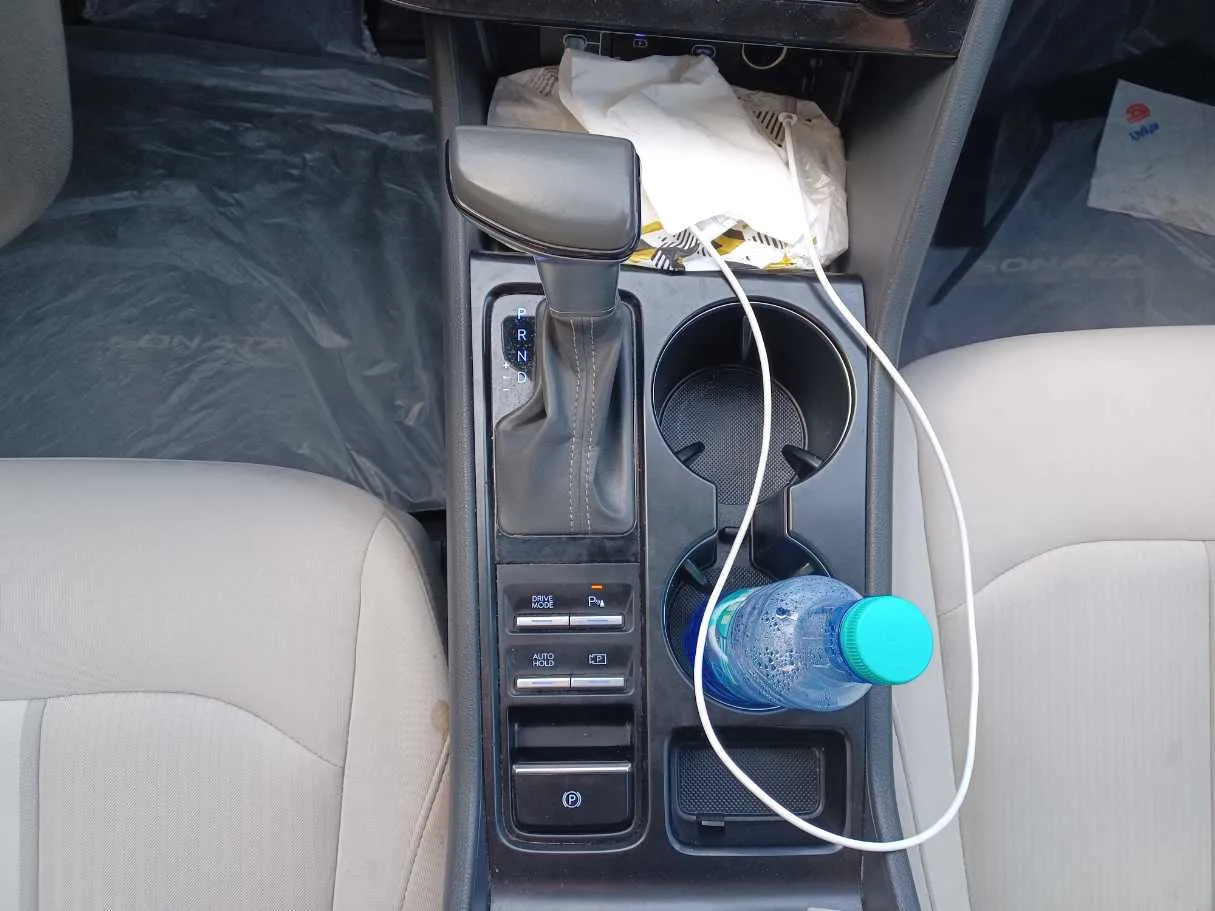 Car image 14